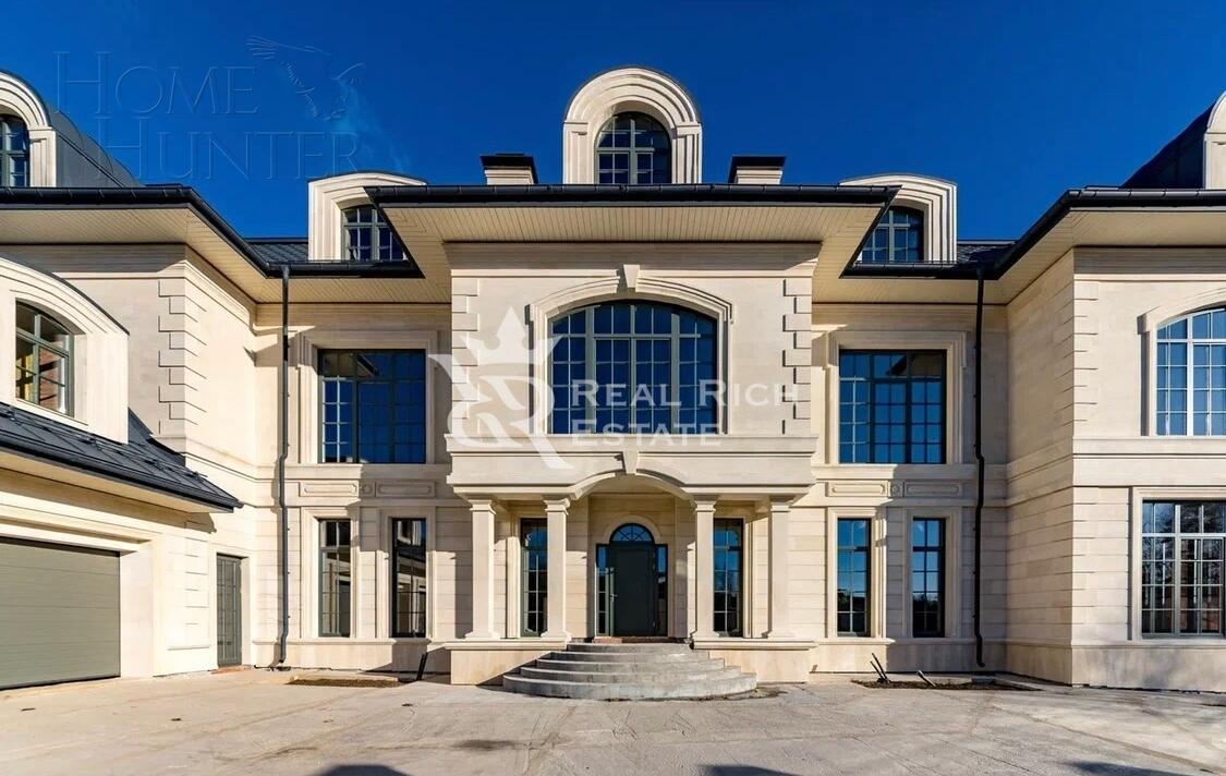 2-этажный коттедж 2 200 м² без отделки