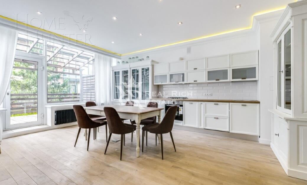 3-этажный таунхаус 360 м² с отделкой