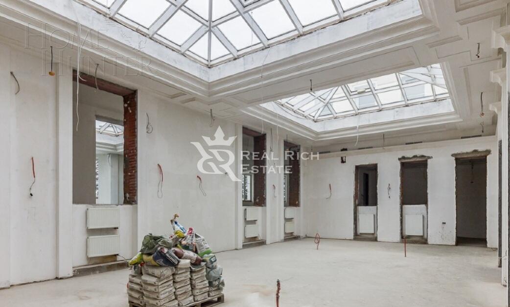 2-этажный коттедж 2 200 м² без отделки