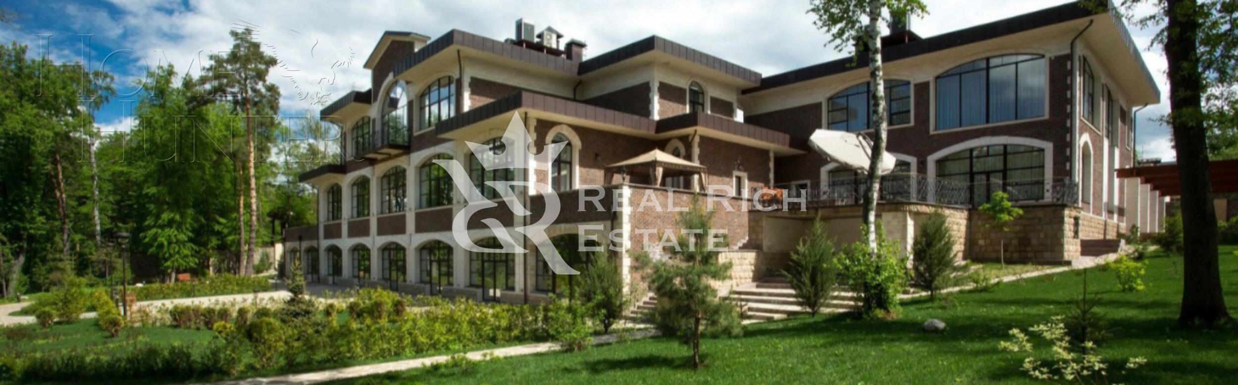 2-этажный коттедж 3 550 м² с отделкой