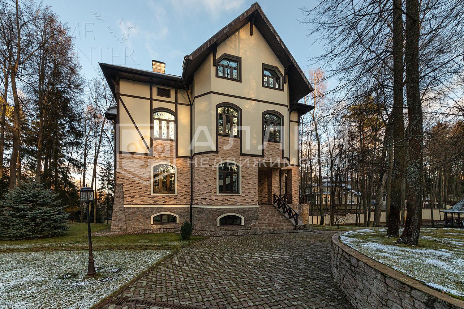 3-этажный коттедж 780 м² без отделки