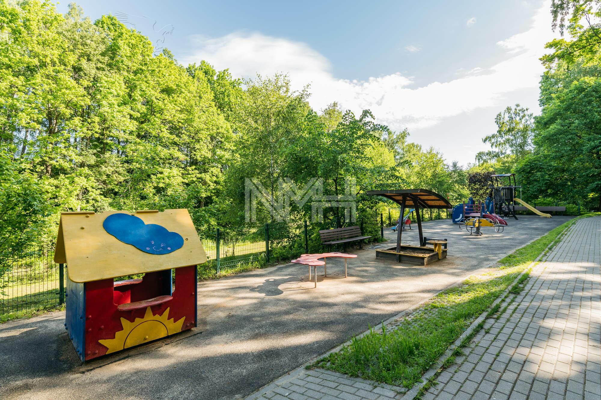 2-этажный таунхаус 235 м² с отделкой
