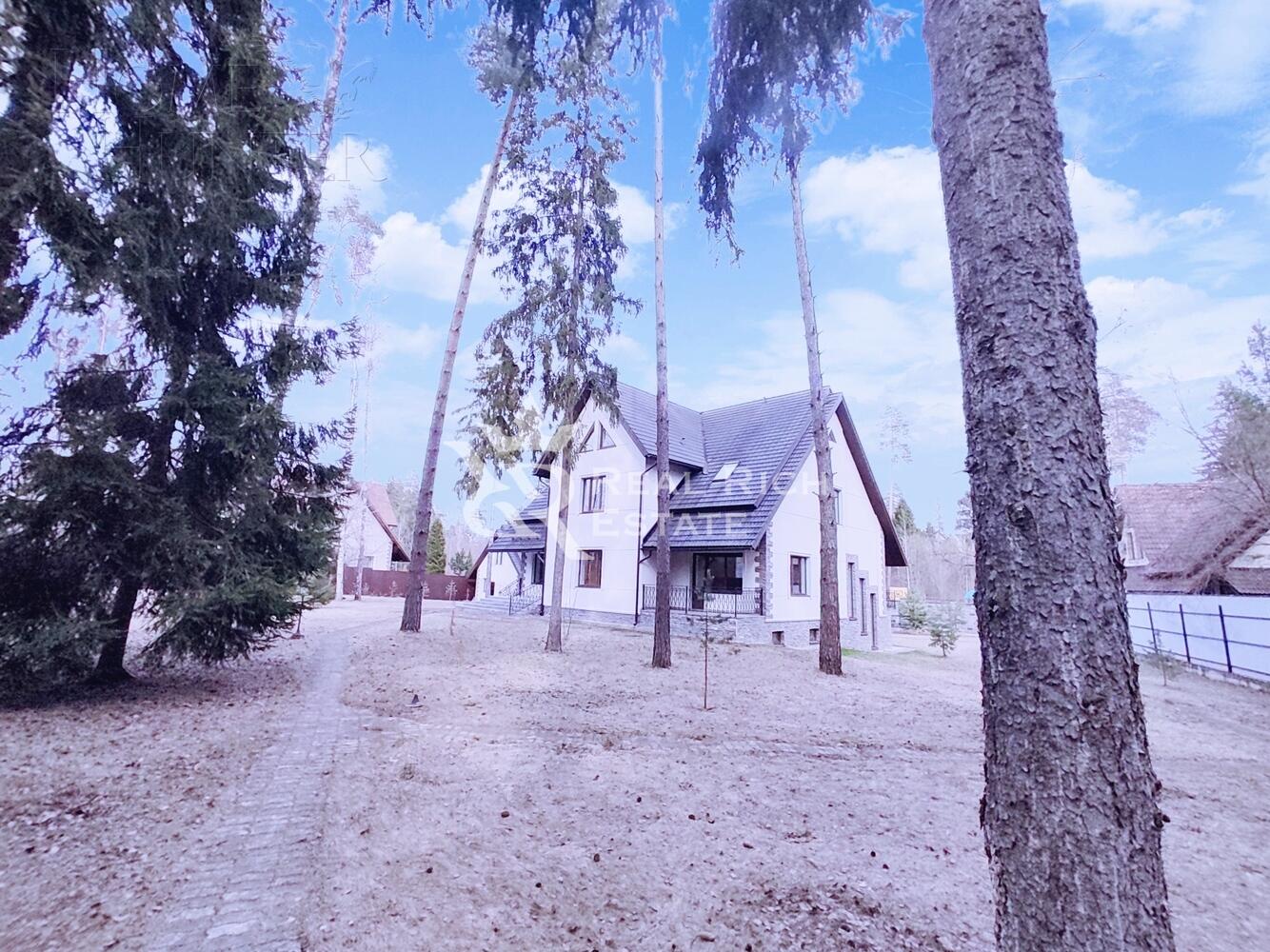 3-этажный коттедж 658 м² с отделкой