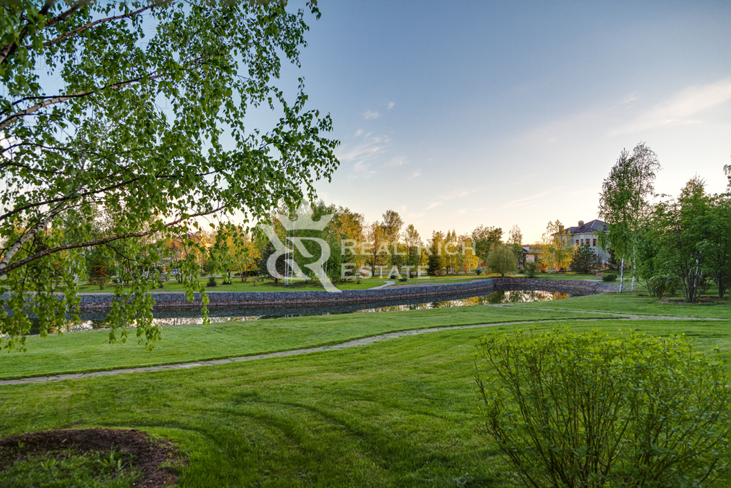 2-этажный коттедж 500 м² с отделкой