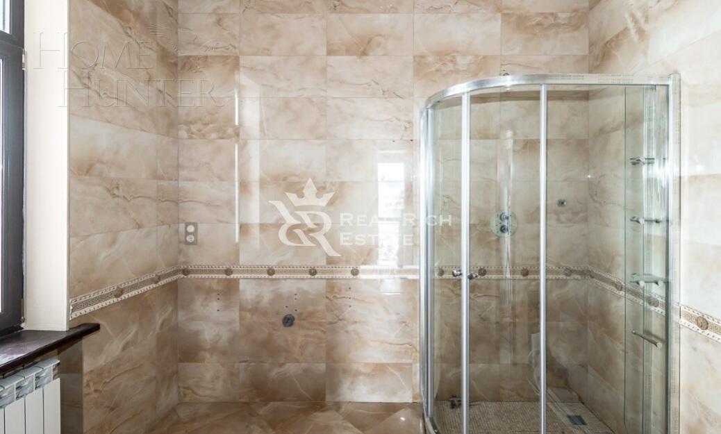 2-этажный коттедж 2 200 м² без отделки