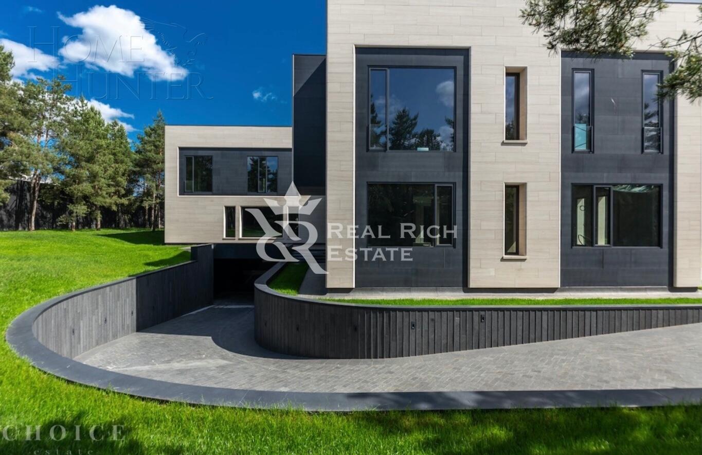 2-этажный коттедж 2 027.4 м² без отделки