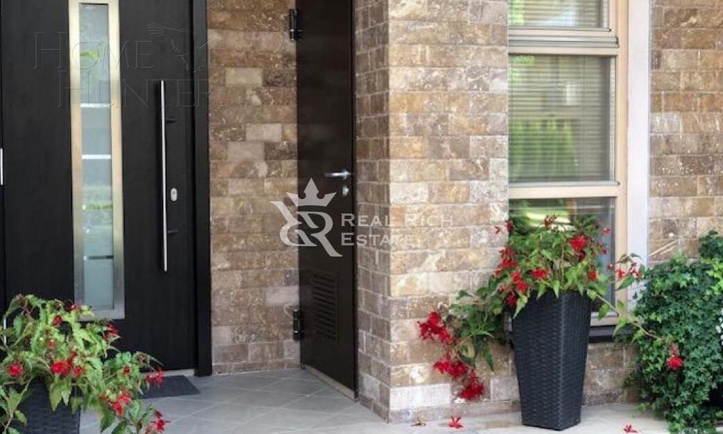 3-этажный таунхаус 291 м² с отделкой