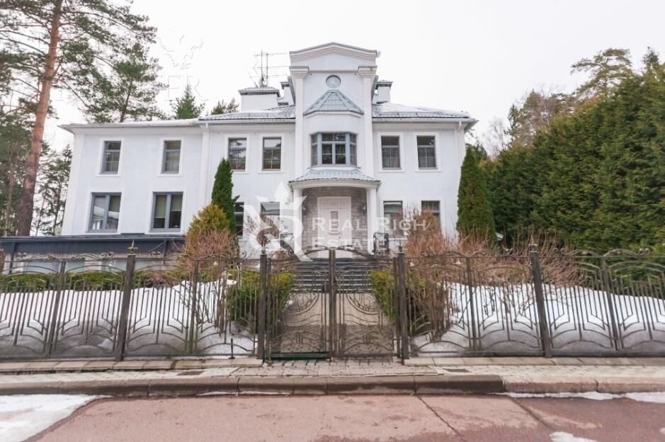 2-этажный коттедж 600 м² с отделкой