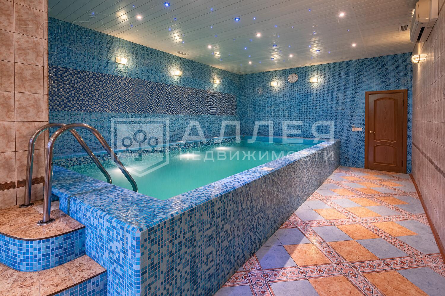 2-этажный коттедж 550 м² с отделкой