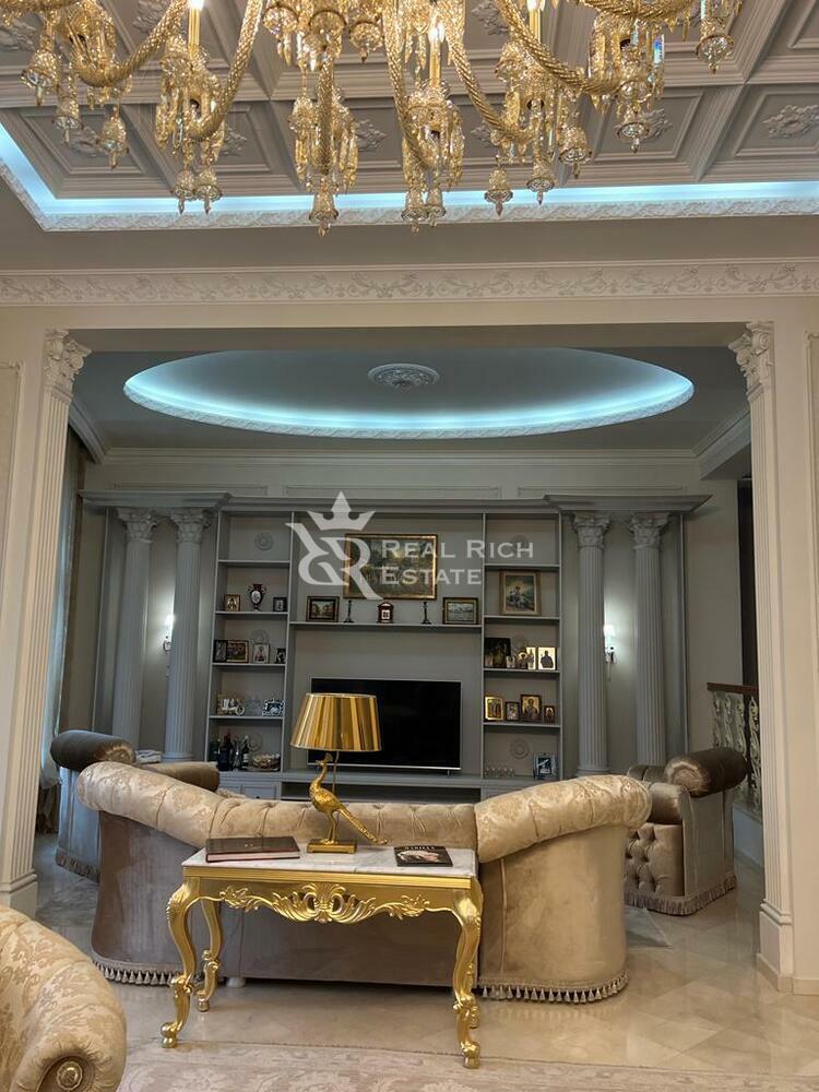 3-этажный коттедж 1 000 м² с отделкой