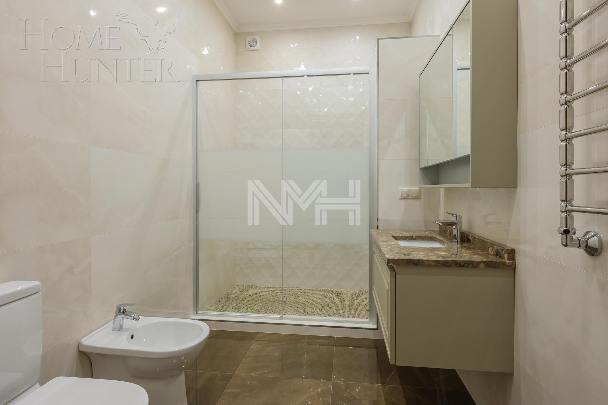 2-этажный коттедж 900 м² с отделкой