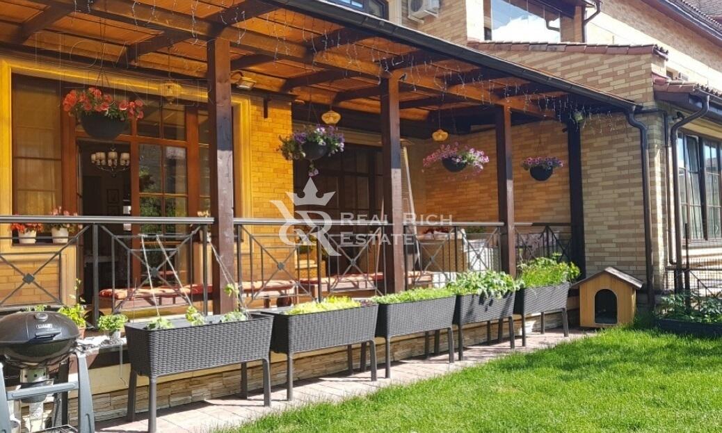 3-этажный таунхаус 390 м² с отделкой