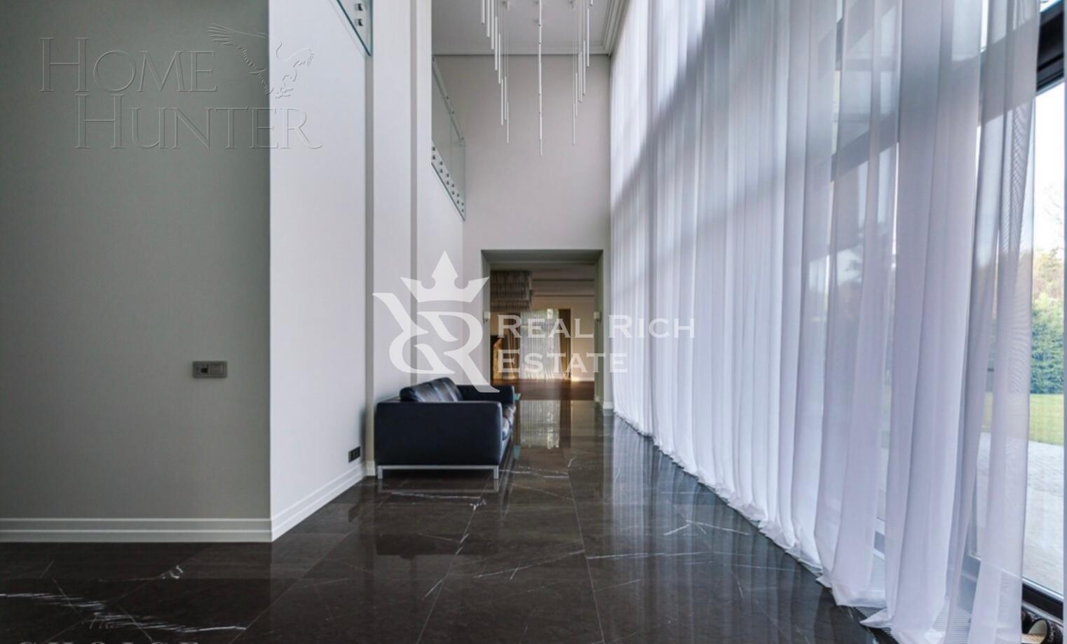 2-этажный коттедж 1 700 м² с отделкой