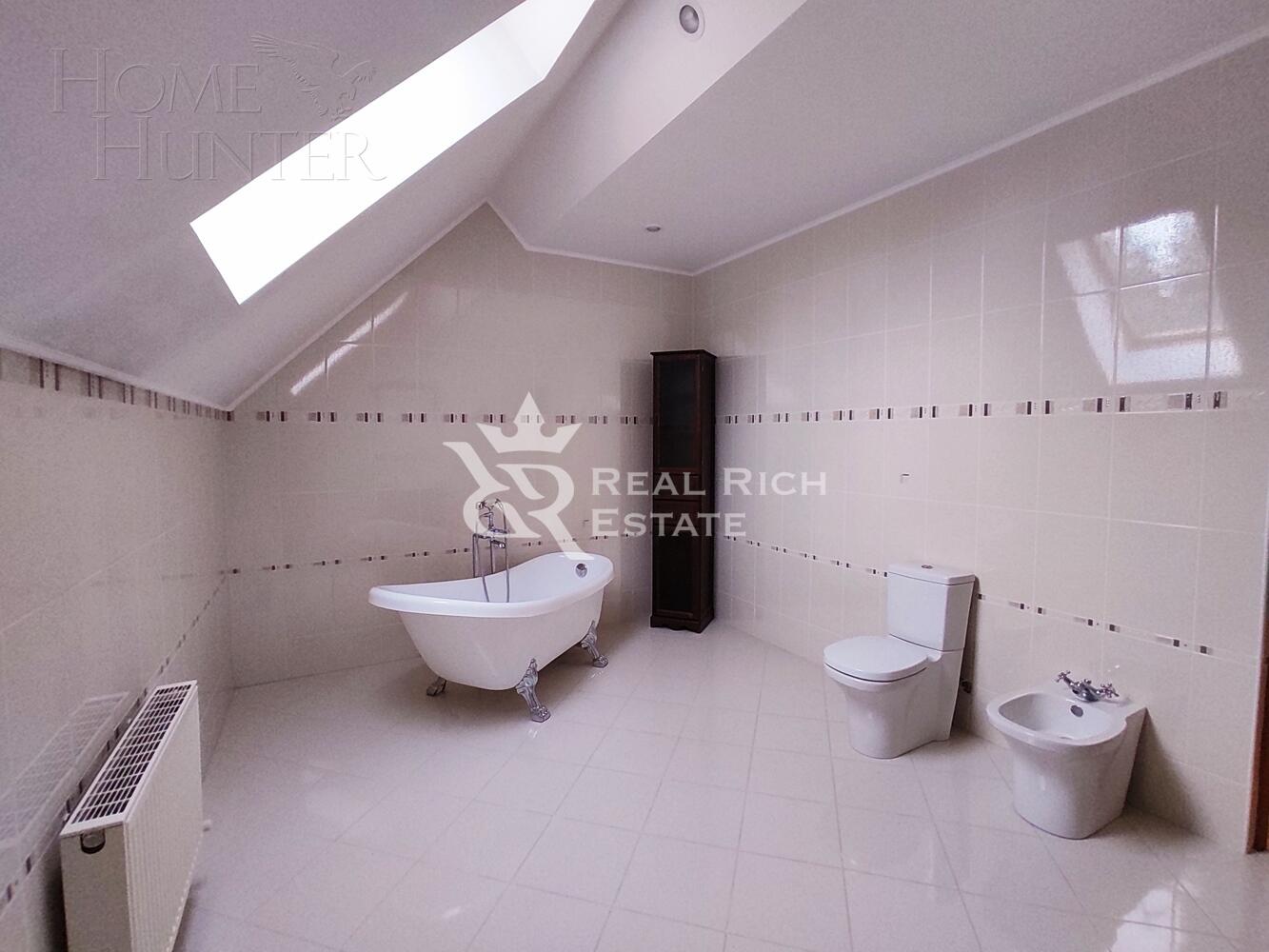 3-этажный коттедж 658 м² с отделкой