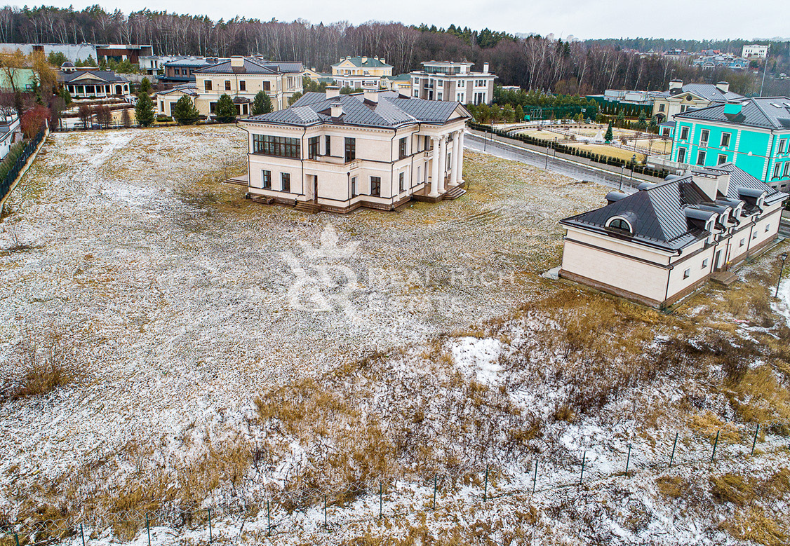 2-этажный коттедж 1 726 м² без отделки