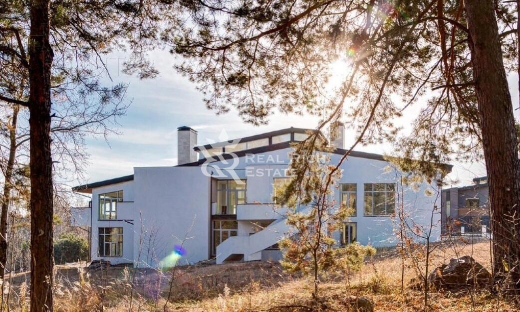 2-этажный коттедж 1 000 м² с отделкой