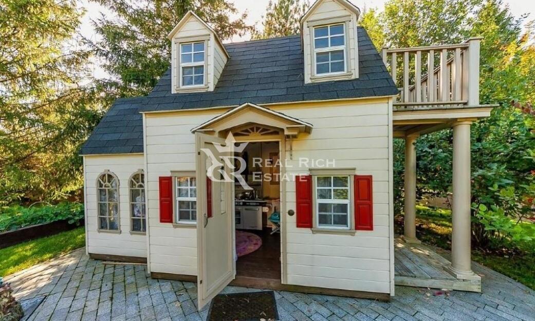 2-этажный коттедж 1 800 м² без отделки