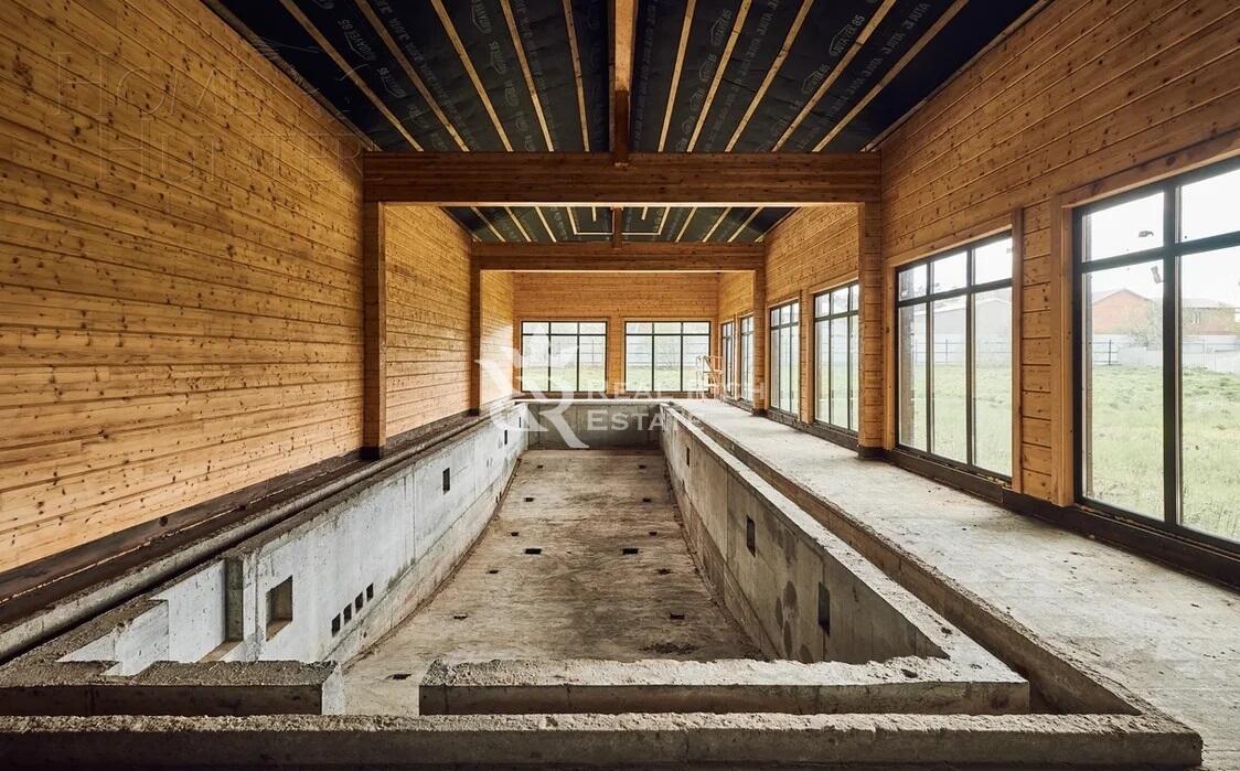 2-этажный коттедж 1 413 м² без отделки