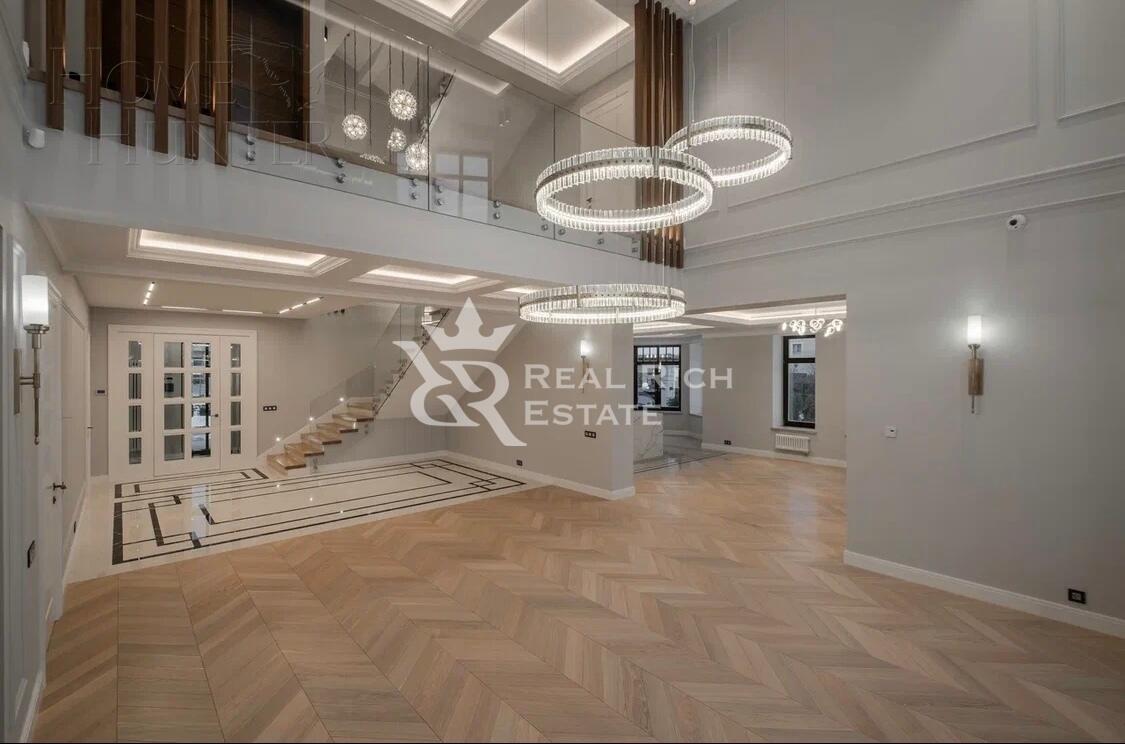 2-этажный коттедж 800 м² с отделкой