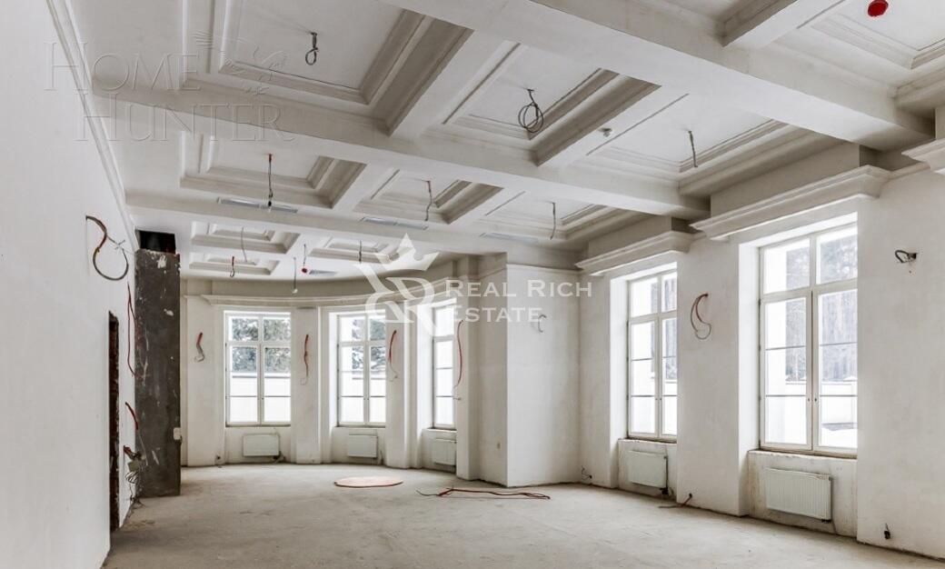 2-этажный коттедж 2 200 м² без отделки