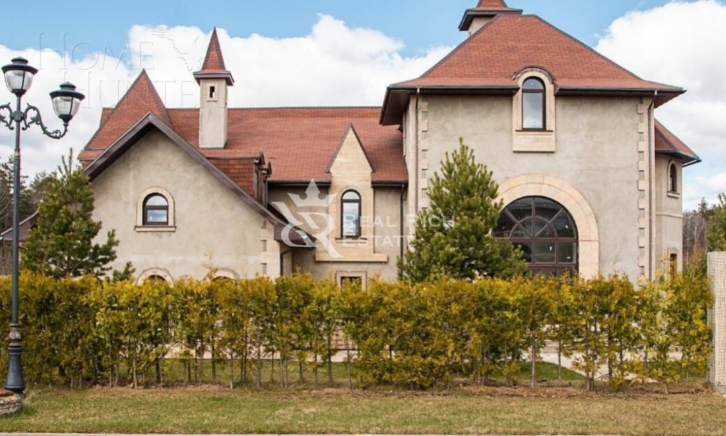 3-этажный коттедж 520 м² без отделки