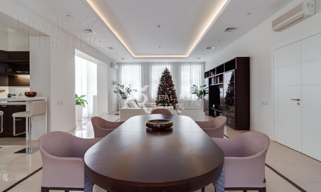 3-этажный коттедж 1 000 м² с отделкой