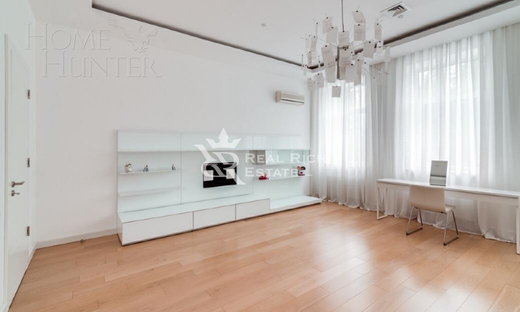 3-этажный коттедж 1 000 м² с отделкой