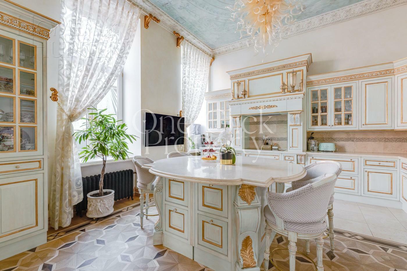 2-УРОВНЕВАЯ КВАРТИРА С ОТДЕЛКОЙ 318 М² НА 2 ЭТАЖЕ