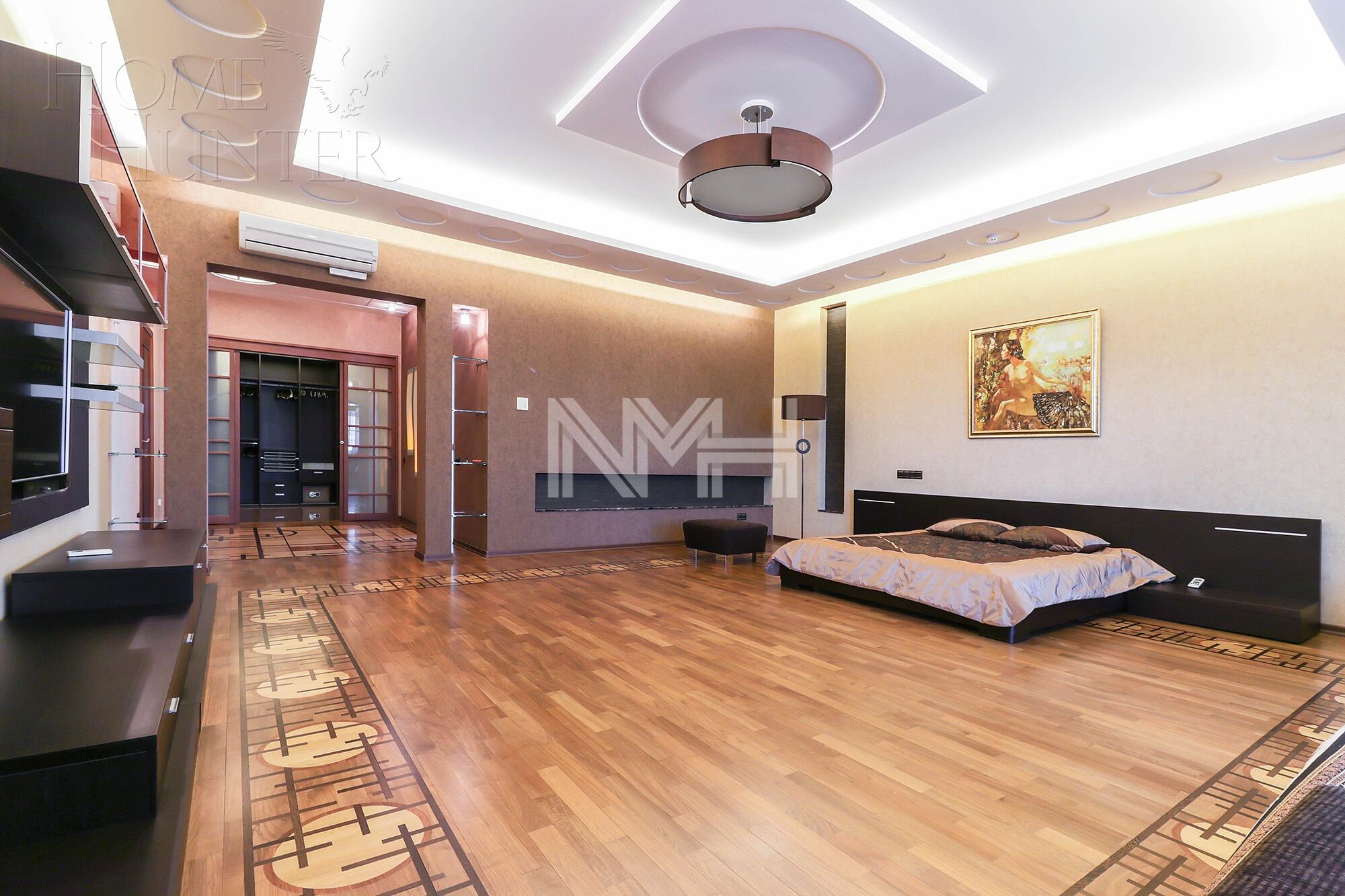 3-этажный коттедж 1 238 м² с отделкой