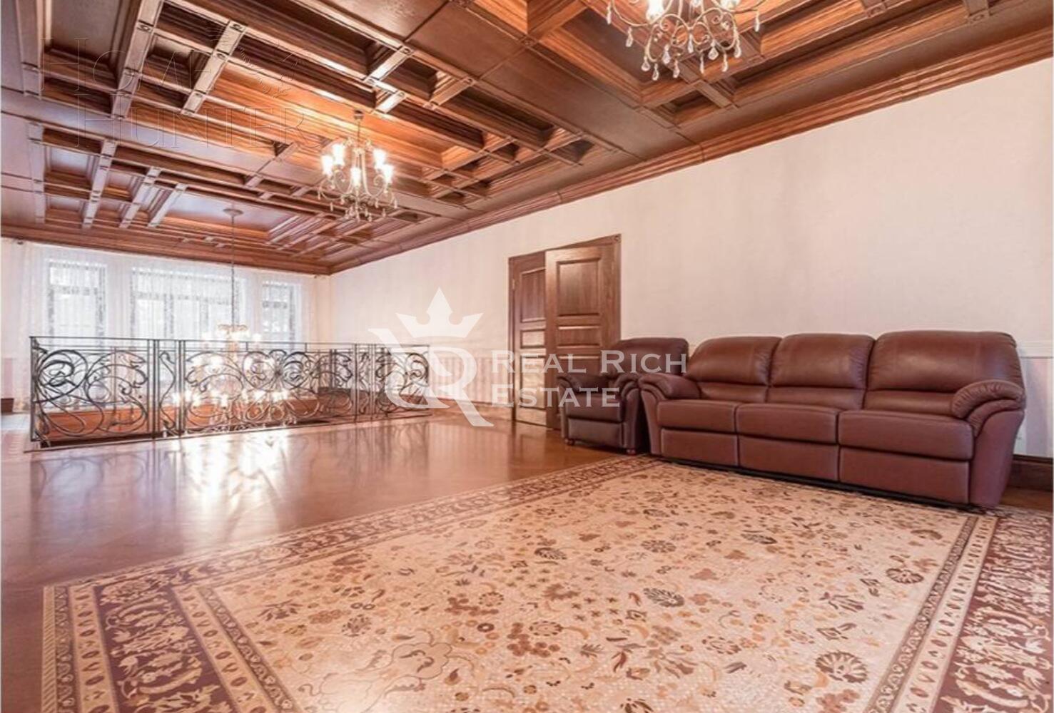 3-этажный коттедж 450 м² с отделкой