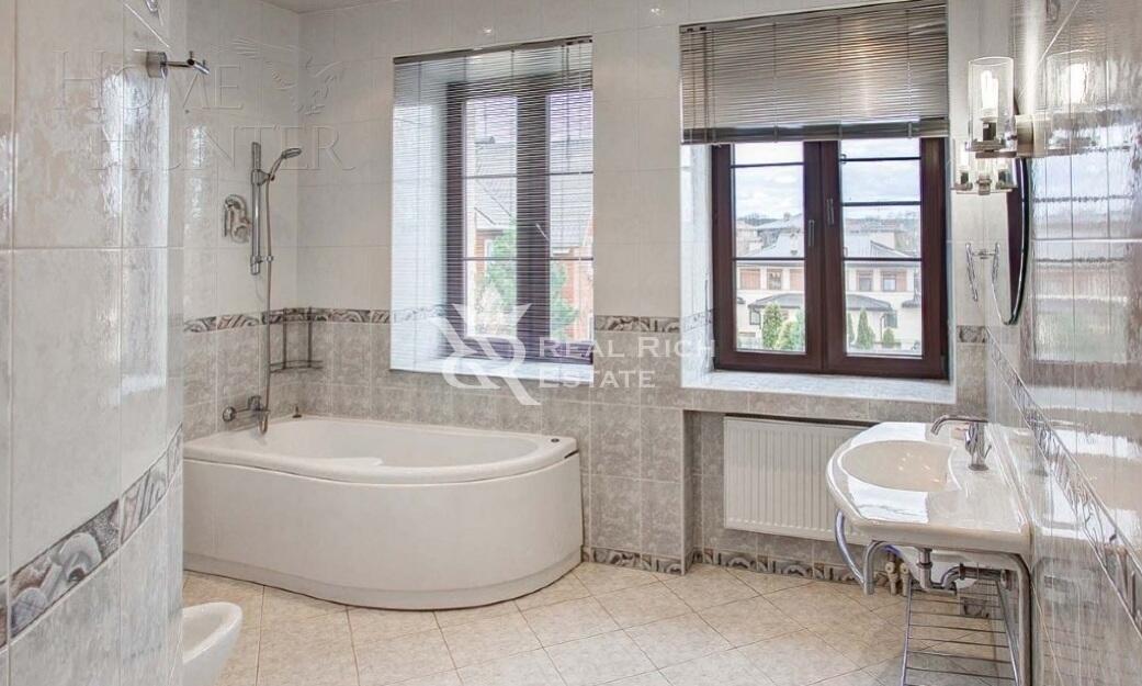 2-этажный коттедж 700 м² с отделкой