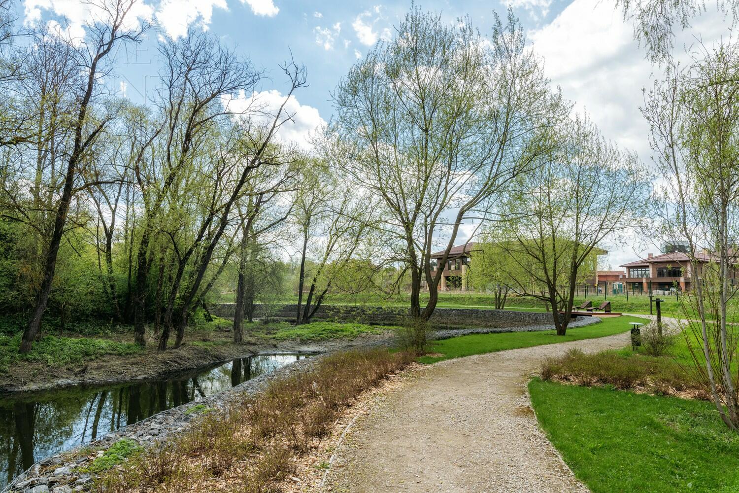 2-этажный коттедж 285 м² без отделки