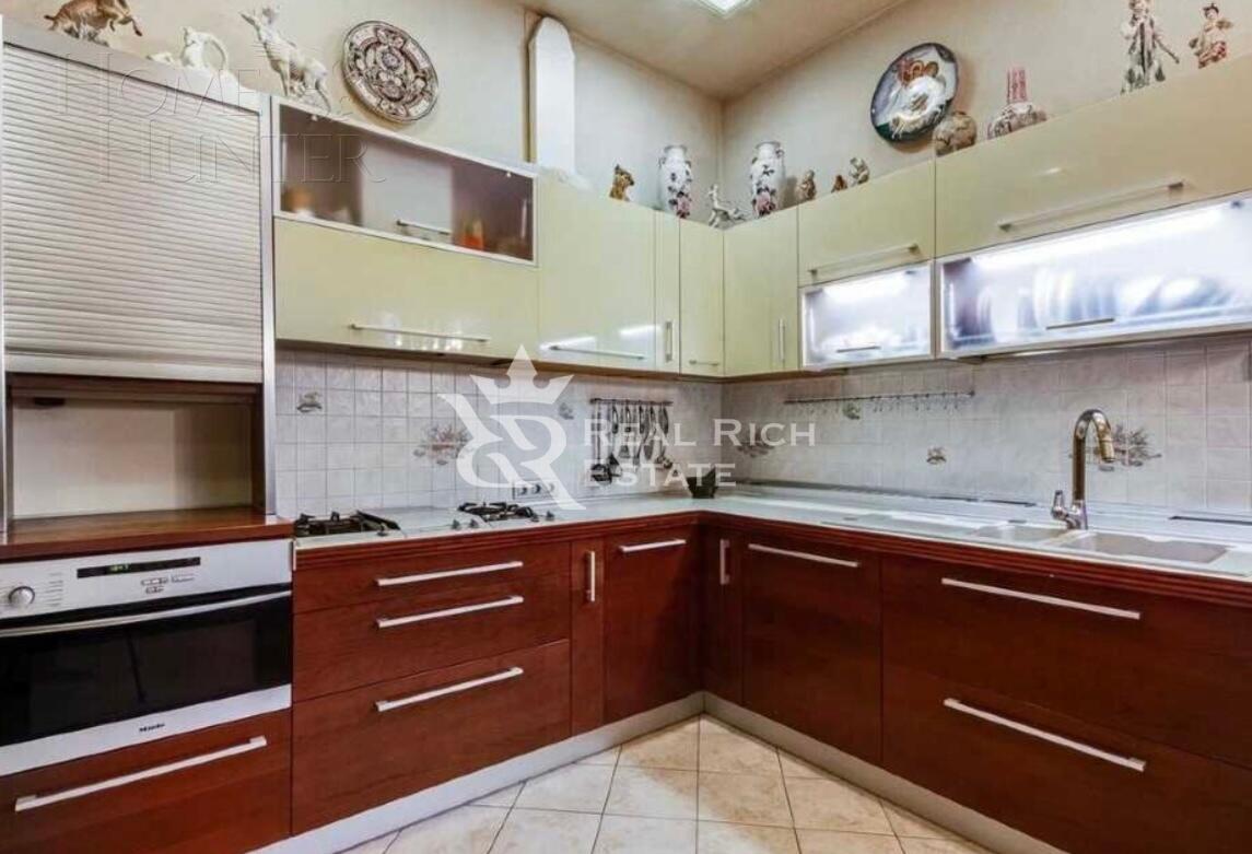 2-этажный коттедж 660 м² с отделкой