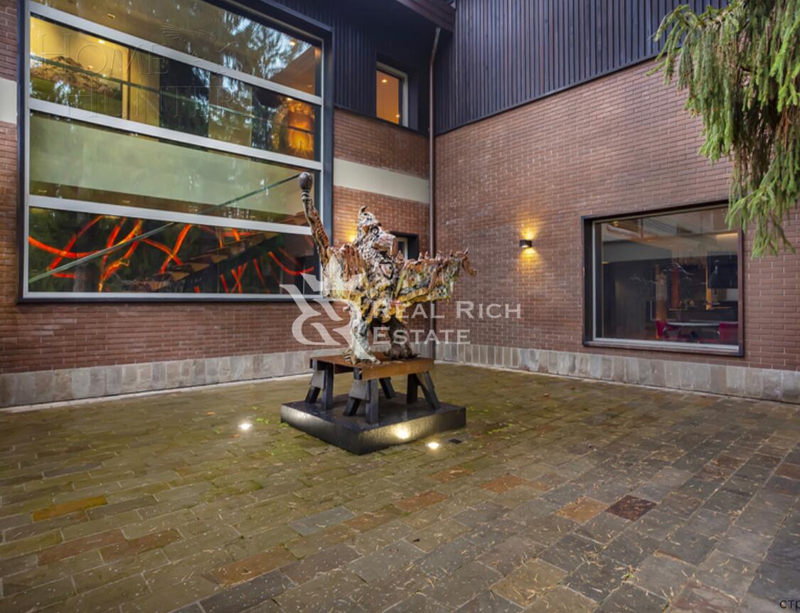 2-этажный коттедж 1 200 м² с отделкой