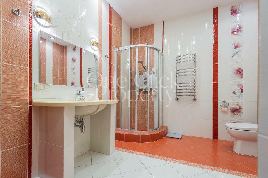 4-КОМН. КВАРТИРА С ОТДЕЛКОЙ 180 М² НА 2 ЭТАЖЕ