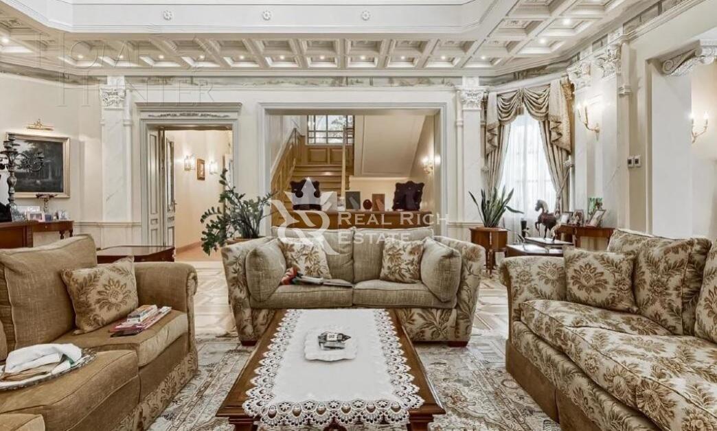 2-этажный коттедж 1 800 м² без отделки