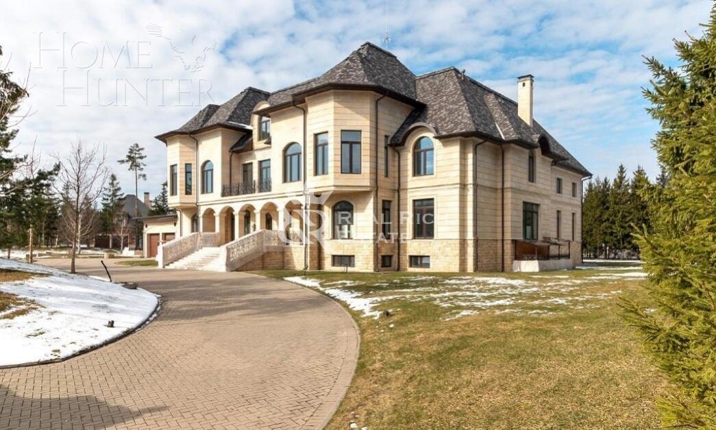 2-этажный коттедж 2 800 м² без отделки