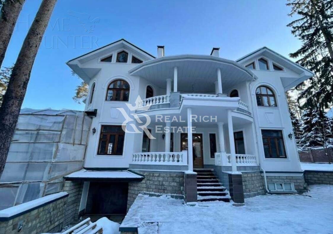 2-этажный коттедж 1 540 м² с отделкой