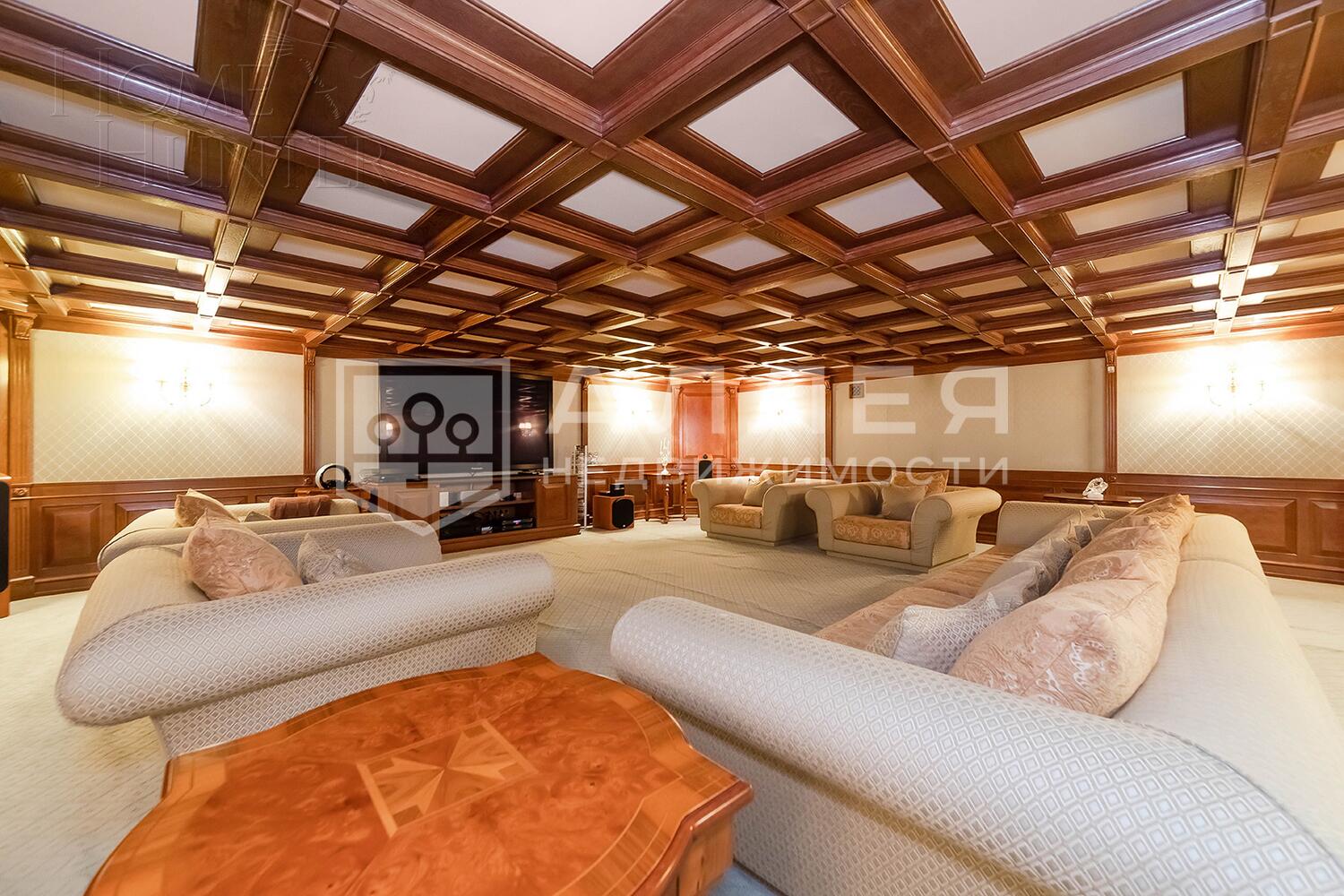 3-этажный коттедж 1 300 м² с отделкой