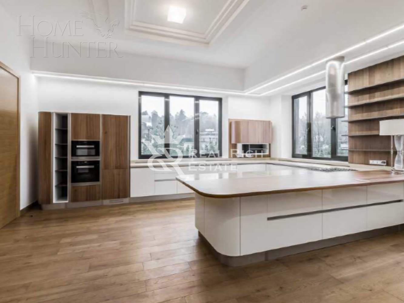 2-этажный коттедж 1 365 м² с отделкой