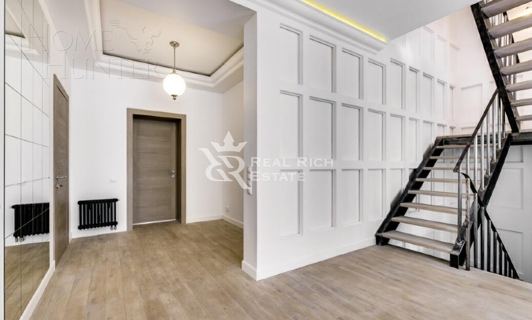 3-этажный таунхаус 360 м² с отделкой