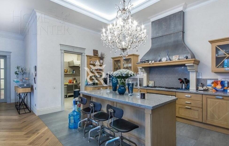 2-этажный коттедж 1 400 м² с отделкой