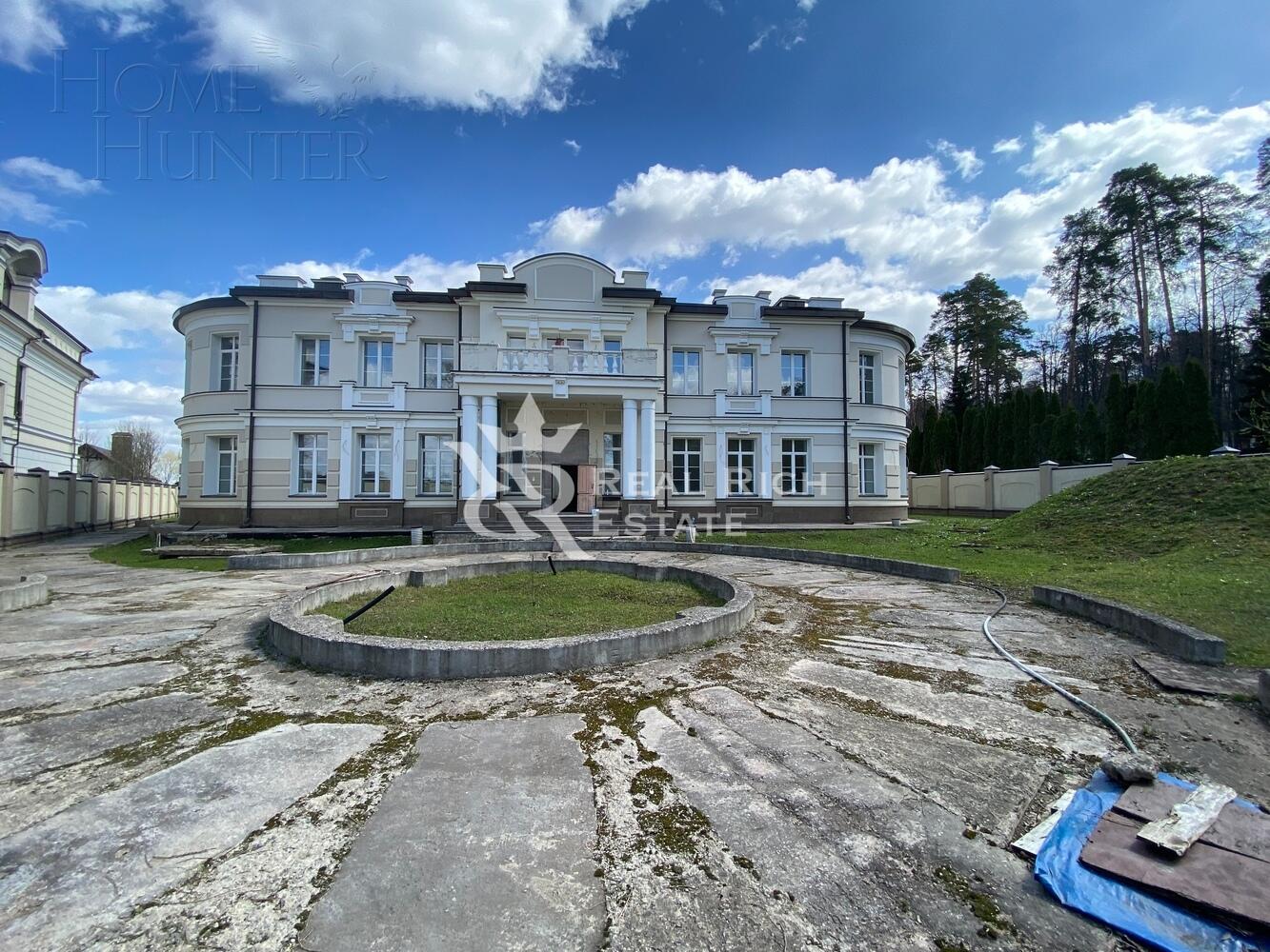 2-этажный коттедж 2 200 м² без отделки