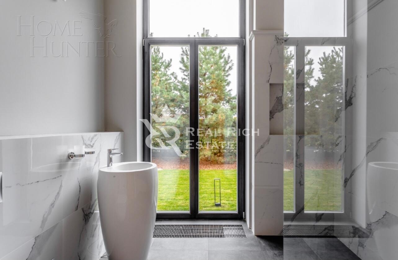 2-этажный коттедж 890 м² с отделкой