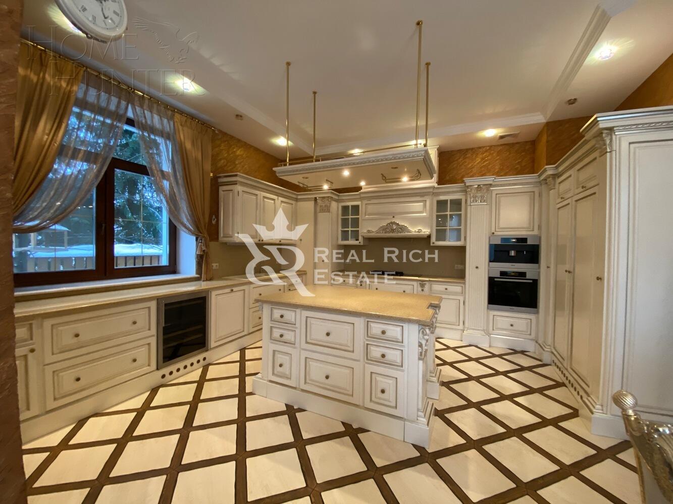 2-этажный коттедж 800 м² с отделкой