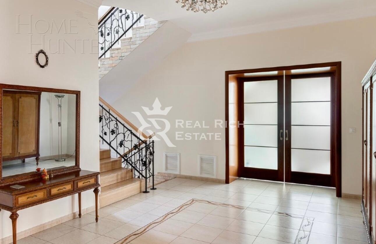 2-этажный коттедж 600 м² с отделкой