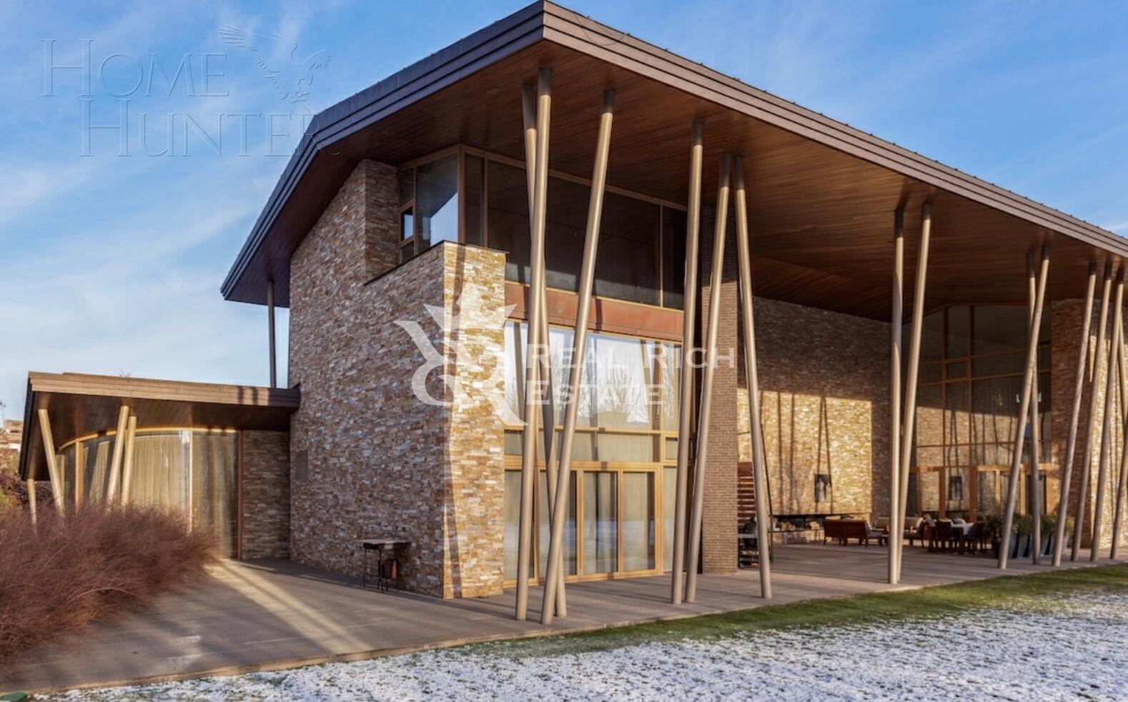 2-этажный коттедж 1 360 м² с отделкой