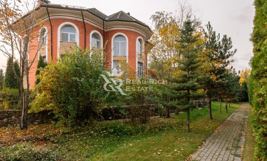 2-этажный коттедж 730 м² с отделкой