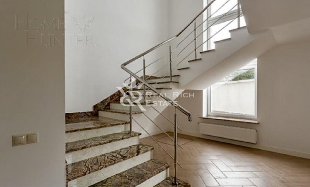 2-этажный таунхаус 350 м² с отделкой