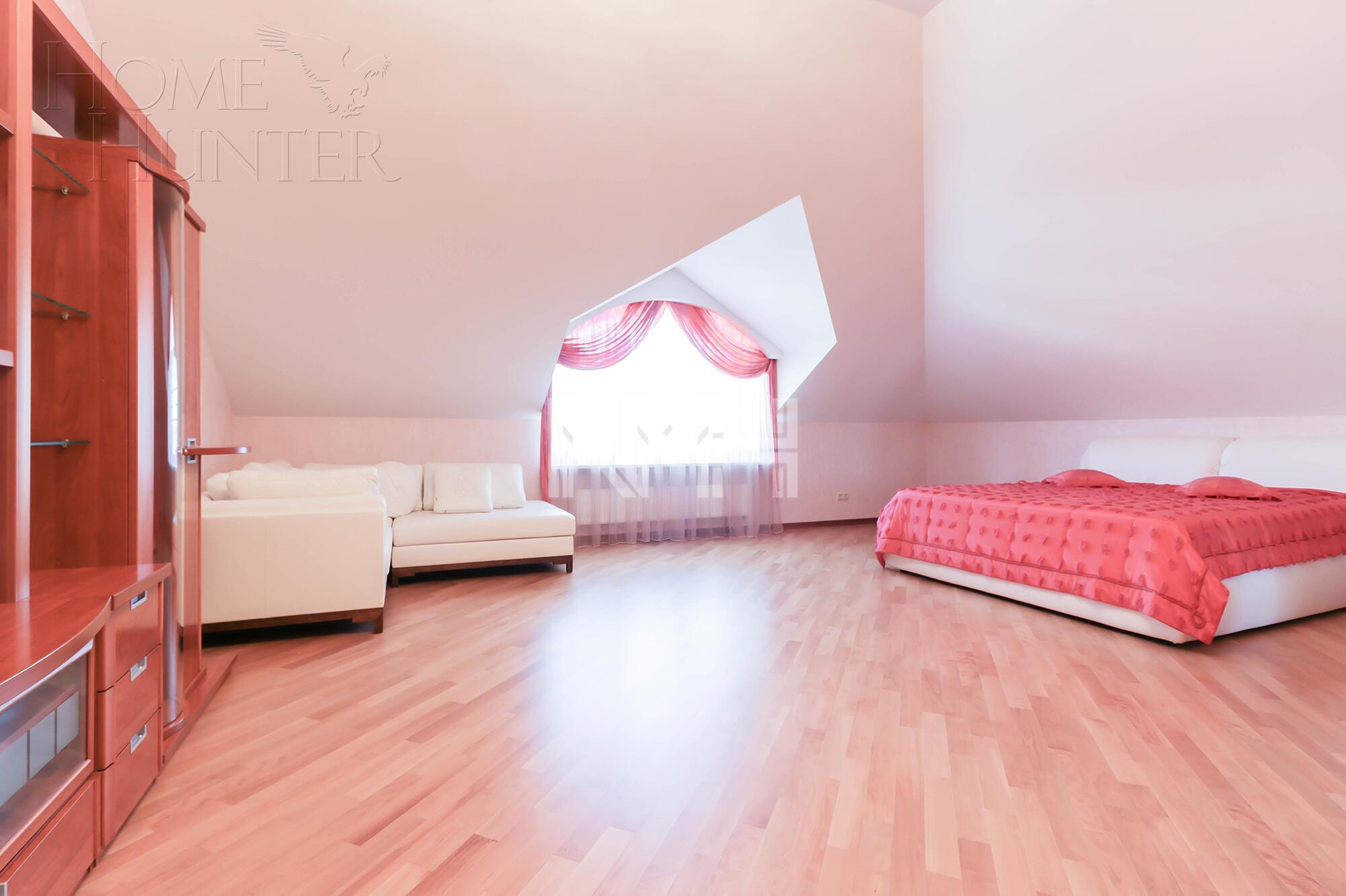 3-этажный коттедж 1 238 м² с отделкой